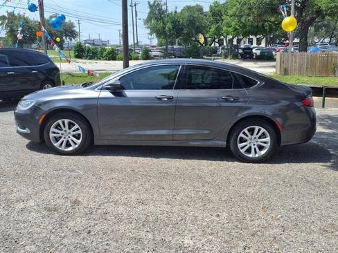 Used 2015 Chrysler 200 Limited image 4