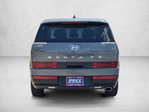 Used 2025 Hyundai Santa Fe SE FWD image 6