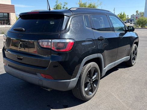 Used 2020 Jeep Compass Latitude FWD image 5