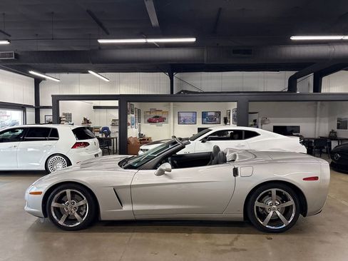 Used 2008 Chevrolet Corvette Convertible w/ Preferred Equipment Group RWD image 6