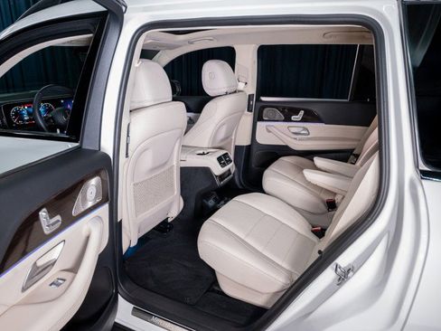 Certified 2024 Mercedes-Benz GLS 450 4MATIC image 16