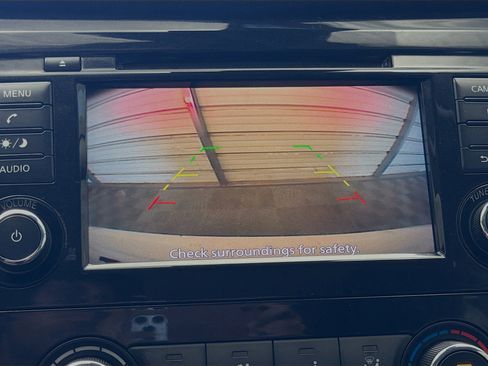 Used 2022 Nissan Rogue Sport S image 16