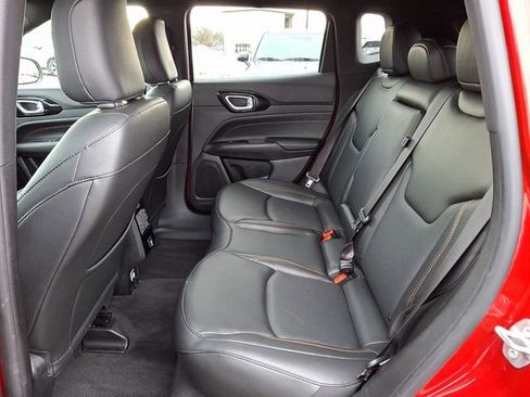 Used 2022 Jeep Compass Limited image 10