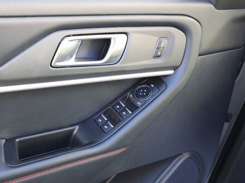 Used 2025 Ford Explorer ST-Line w/ ST-Line Street Pack image 26