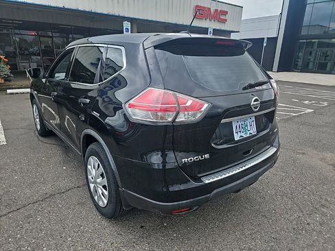 Used 2016 Nissan Rogue S image 2