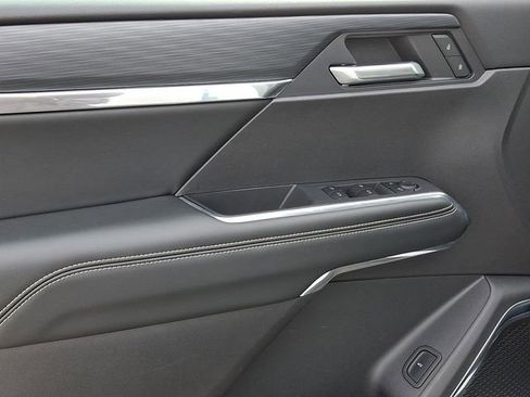 Used 2025 GMC Acadia Elevation image 18