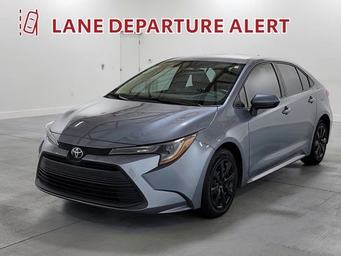 Used 2024 Toyota Corolla LE FWD image 4