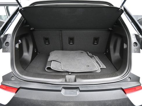 Used 2023 Chevrolet Bolt EUV LT image 17