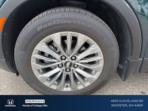 Used 2024 Cadillac XT4 Premium Luxury w/ Active Safety Package FWD image 11