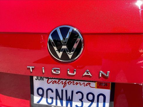 Certified 2023 Volkswagen Tiguan SE FWD image 7