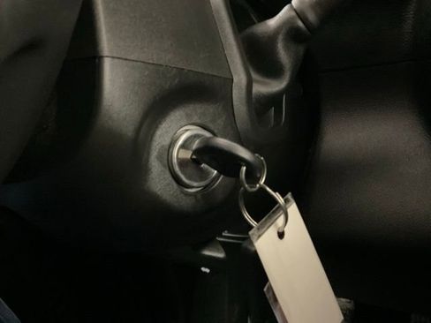 Used 2022 Chevrolet Silverado 2500 Custom w/ Custom Value Package image 14