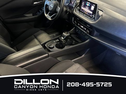 Used 2024 Nissan Rogue SV AWD/4WD image 17