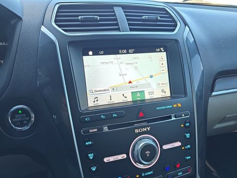 Used 2018 Ford Explorer Limited w/ Equipment Group 301A FWD image 23