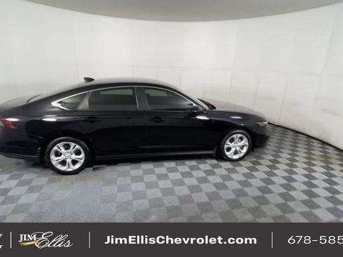 Used 2023 Honda Accord LX image 9