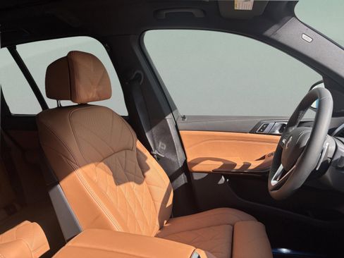 Used 2026 BMW X5 xDrive40i w/ Climate Comfort Package image 15