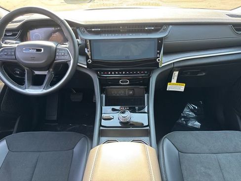 New 2026 Jeep Grand Cherokee 4WD image 9