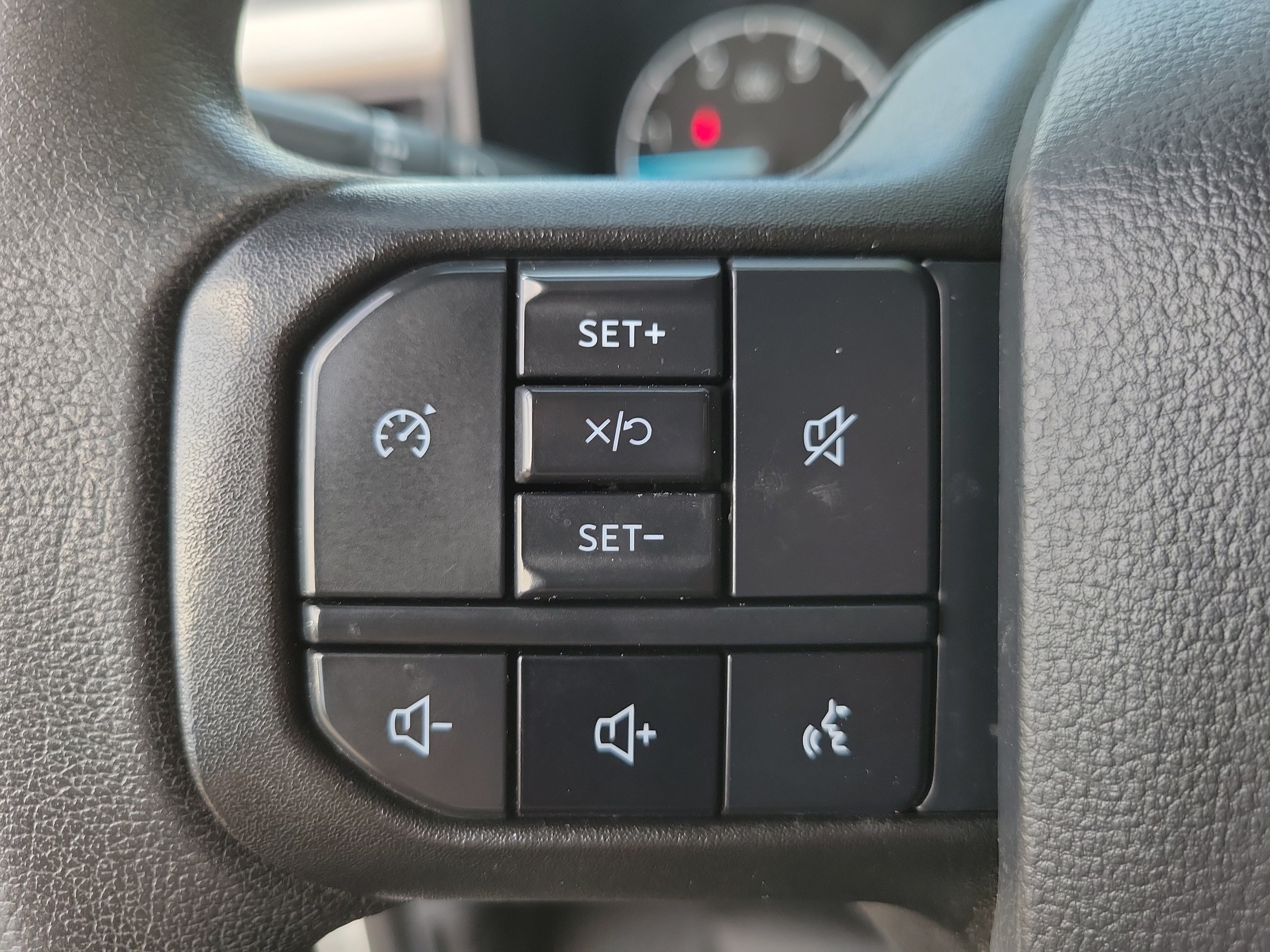 Used 2024 Ford F350 XLT w/ FX4 Off-Road Package AWD/4WD image 30
