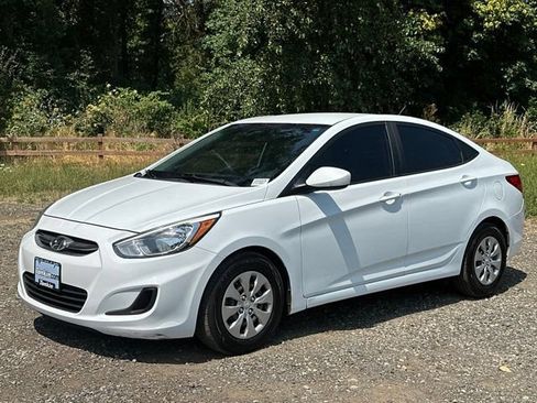 Used 2017 Hyundai Accent SE FWD image 4