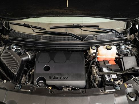 Used 2019 Chevrolet Traverse LT image 40