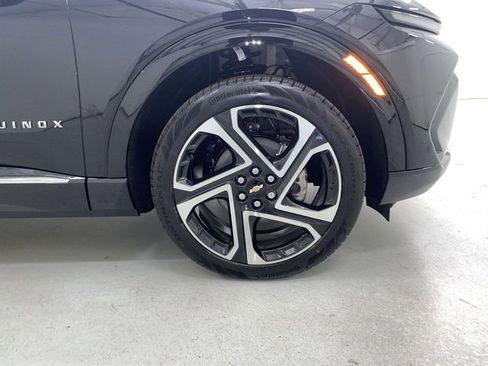 New 2026 Chevrolet Equinox EV LT image 16