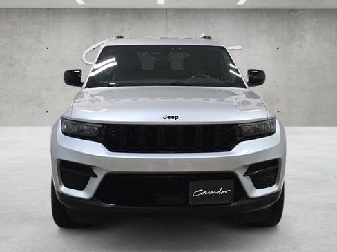 Used 2022 Jeep Grand Cherokee Altitude image 18