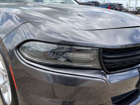 Used 2022 Dodge Charger SXT w/ Leather Interior Group RWD image 32