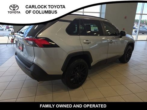 Used 2019 Toyota RAV4 XLE FWD image 8