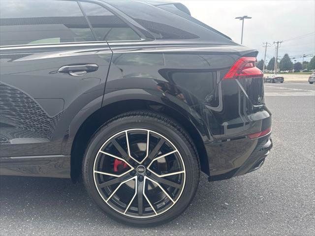 Used 2022 Audi Q8 Prestige AWD/4WD image 23