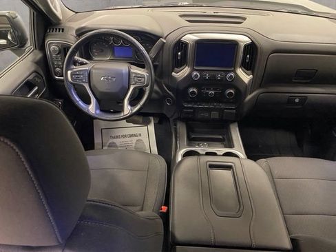 Used 2019 Chevrolet Silverado 1500 LT Trail Boss AWD/4WD image 2