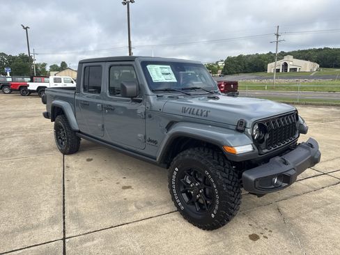 New 2025 Jeep Gladiator Willys image 9