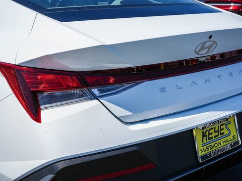 New 2025 Hyundai Elantra SE w/ Cargo Package image 10