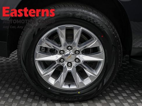 Used 2023 Chevrolet Suburban Premier image 29