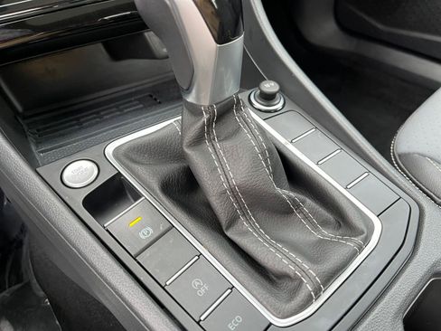 Used 2025 Volkswagen Jetta SE image 42