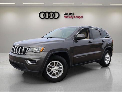 Used 2019 Jeep Grand Cherokee Laredo image 1