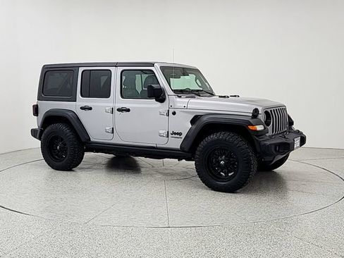 Used 2019 Jeep Wrangler Unlimited Sport AWD/4WD image 3