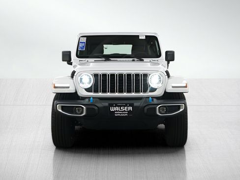 Used 2024 Jeep Wrangler Unlimited Sahara w/ Technology Group AWD/4WD image 8