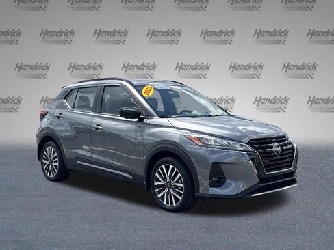 Used 2023 Nissan Kicks SR w/ SR Premium Package FWD image 2