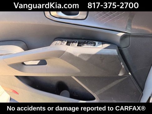 Certified 2025 Kia Sorento S image 17