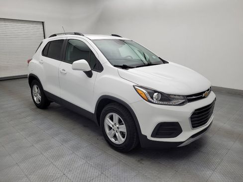 Used 2021 Chevrolet Trax LT w/ LT Convenience Package FWD image 11