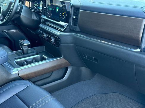 Used 2023 Chevrolet Silverado 1500 High Country w/ Technology Package image 35