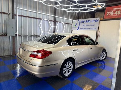 Used 2012 Hyundai Genesis 3.8 image 30