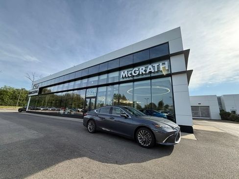 Used 2025 Lexus ES 300h Ultra Luxury w/ Accessory Package (Z2) FWD image 1