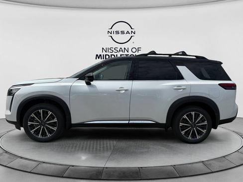 New 2026 Nissan Pathfinder Platinum w/ Accent Package AWD/4WD image 2