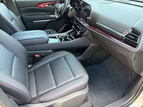 Used 2025 Chevrolet Traverse Z71 w/ Enhanced Driving Package AWD/4WD image 24