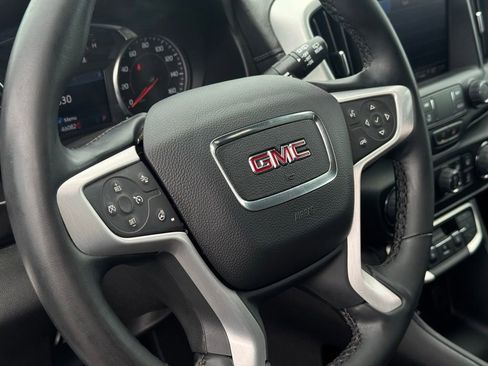 Used 2024 GMC Terrain SLT FWD image 17
