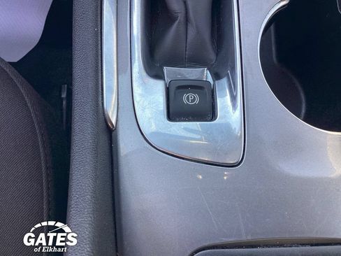 Used 2024 Chevrolet Malibu LT FWD image 34