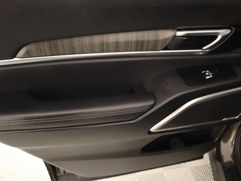 Used 2024 Kia Telluride EX w/ EX Captain's Chair Package image 18