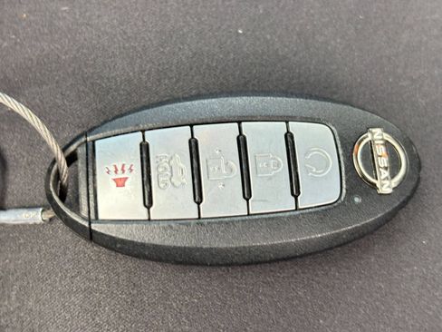Used 2025 Nissan Altima 2.5 SV FWD image 21