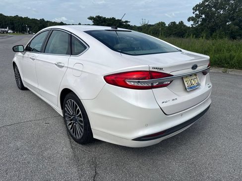 Used 2018 Ford Fusion SE w/ Fusion SE Technology Package FWD image 8