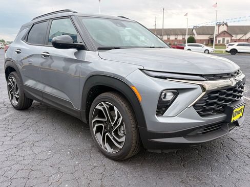 New 2026 Chevrolet TrailBlazer RS w/ Convenience Package FWD image 3